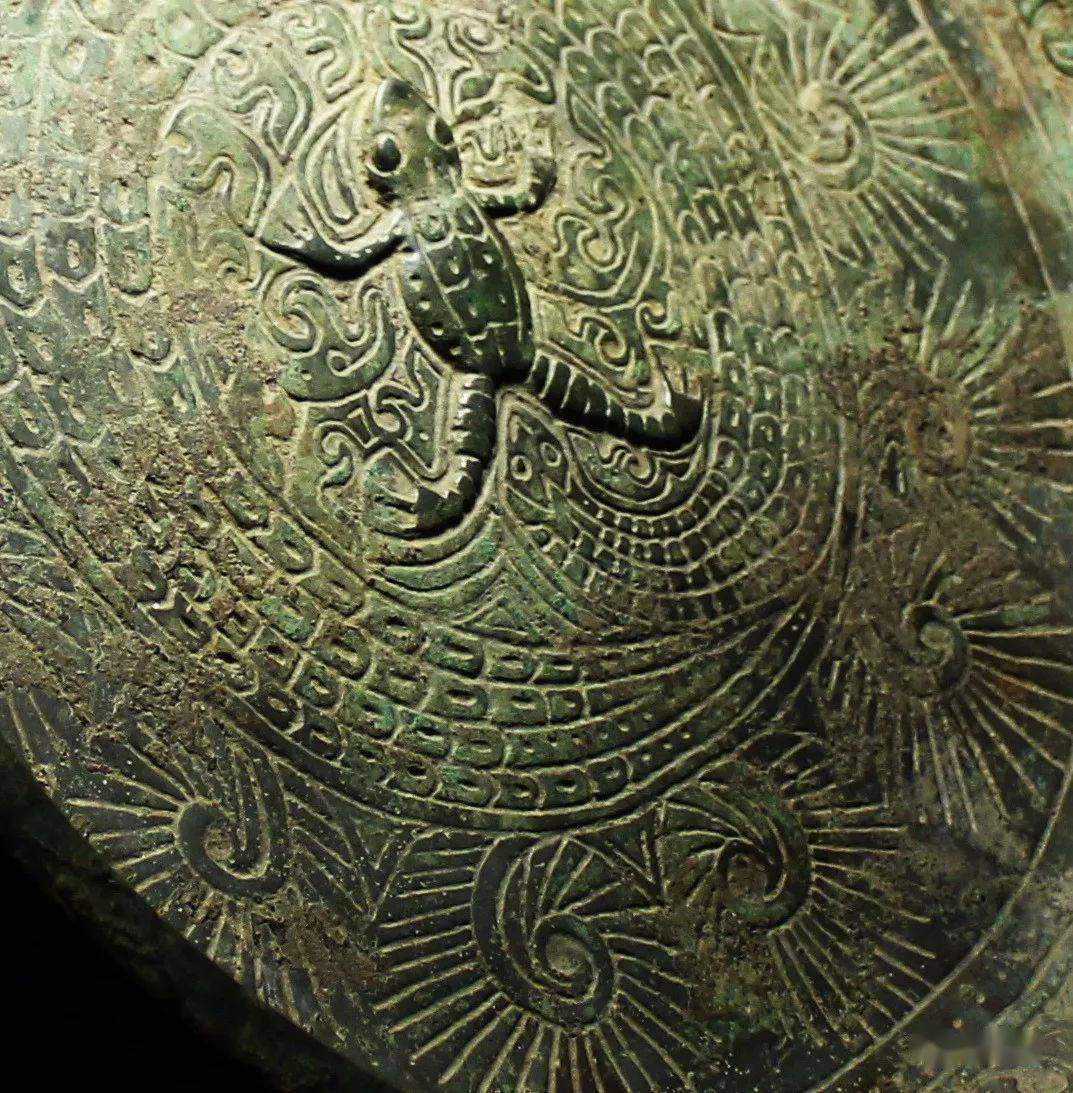 有翼神兽与蛙蛇文盘:钧魂分享东京泉屋博古馆中国青铜器珍品之六