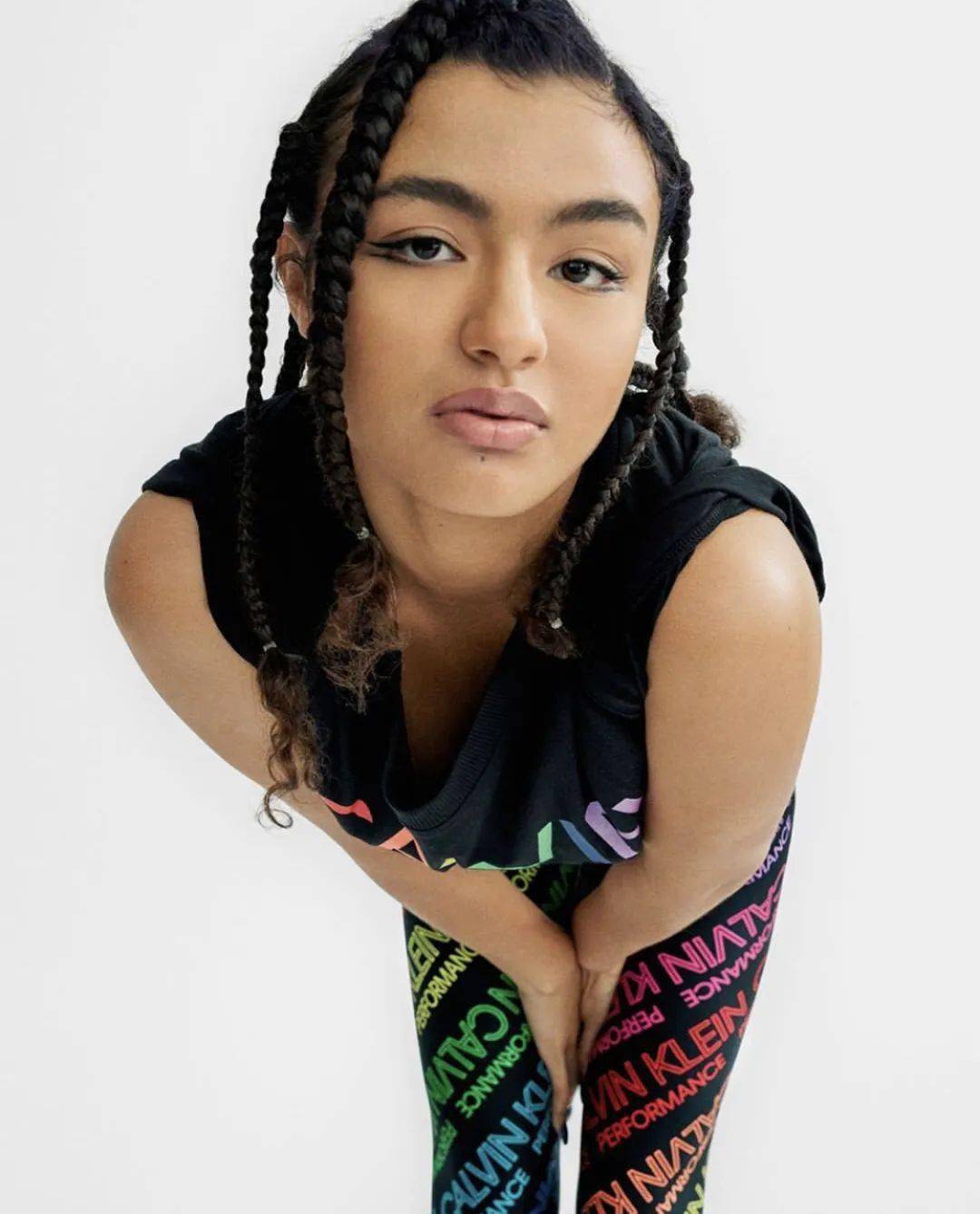 启用黑人大码模特,求生欲还是新审美?_jari