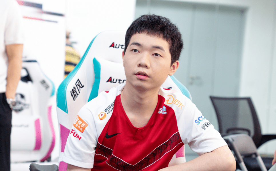 00 lng vs blg 国豪迎来首发!