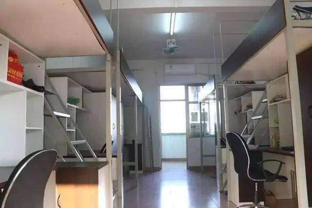 江湖人称"  公主楼"