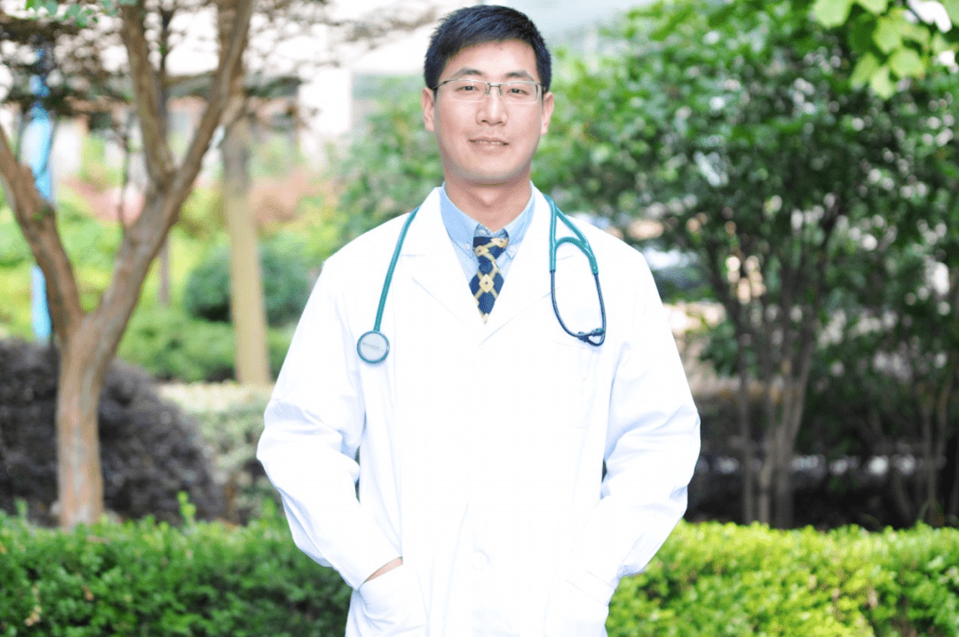 侯正华,医学博士,东南大学附属中大医院心理科主治医师,主任助理.