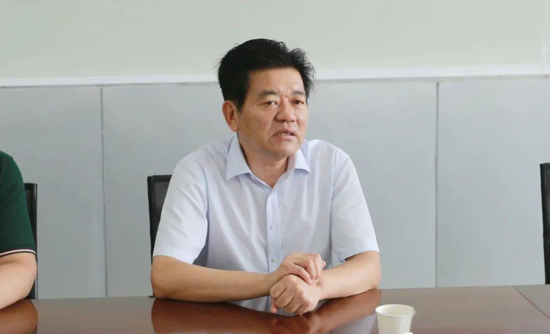 动态市委组织部副部长罗志民看望慰问抗疫英雄