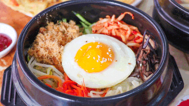 料足量大的石锅拌饭