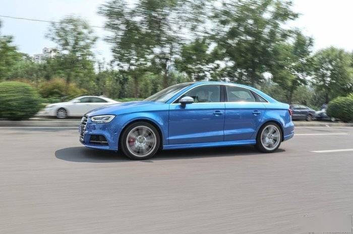 同是网红小钢炮,谁的可玩性更高?奥迪s3对比奔驰amg a35l