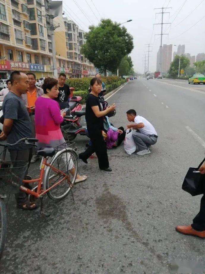 泗县南关,女子严重受伤,许铭同志紧急施救.