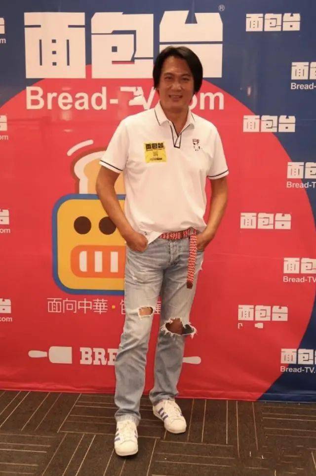 49岁甄志强阔别tvb11年罕见露脸身材保养极好至今未婚感情成谜