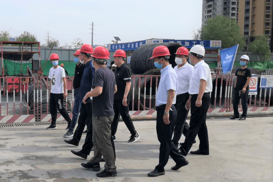 辽宁省抚顺市副市长王金华一行莅临中南建筑总公司东北经理部抚顺澳海