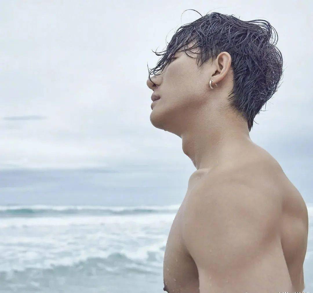 黄轩高调炫爱,又少了一位大鼻子男神老公了_身材