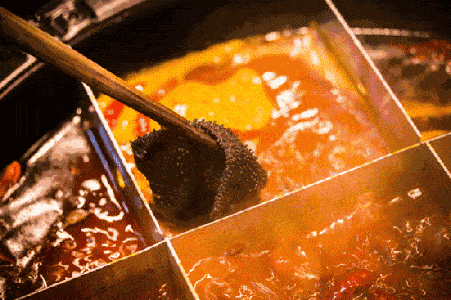 没什么事情是一顿火锅不能解决的在海底捞的世界里可以说海底捞所到之