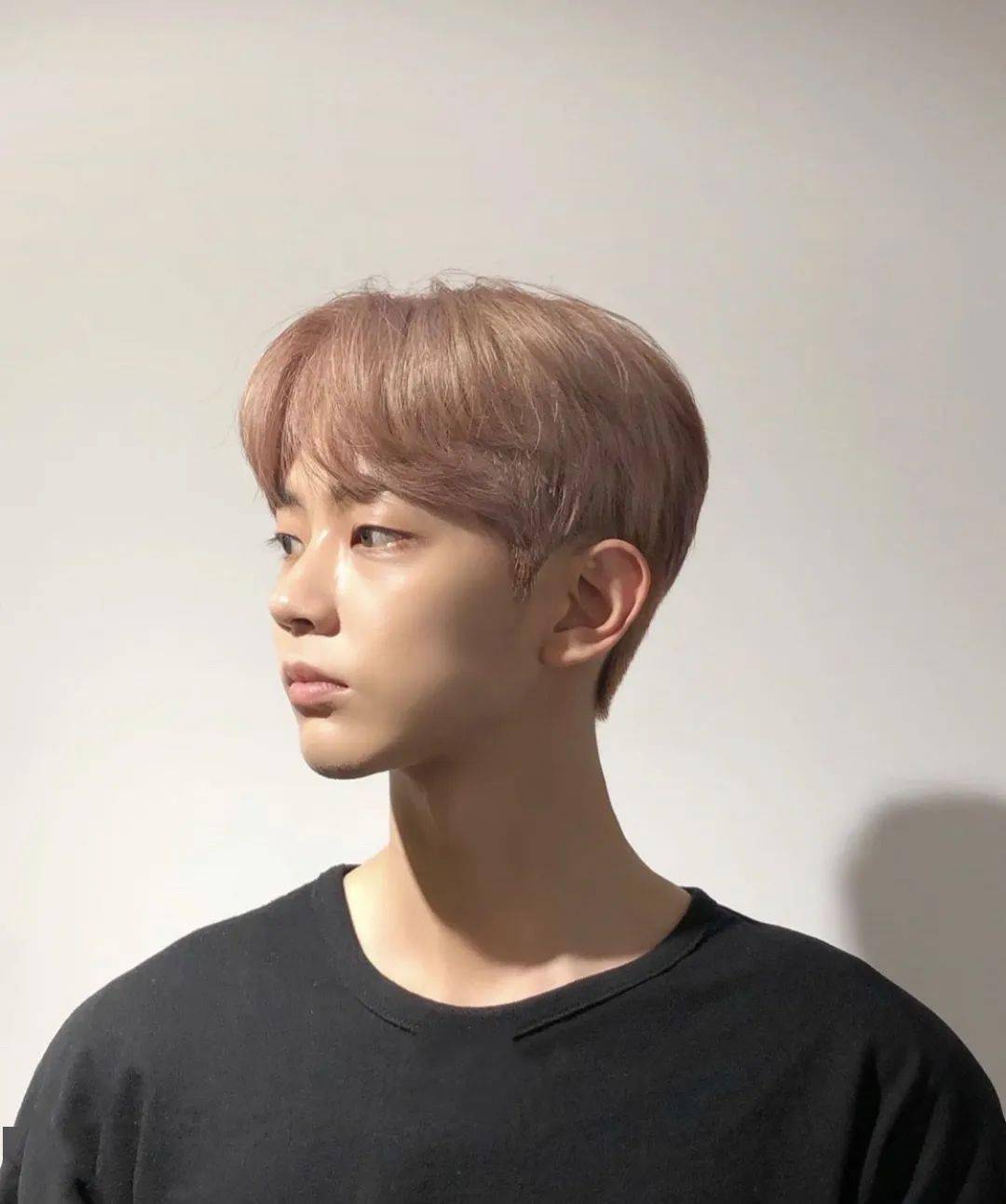 精致好打理的韩式男士烫发这个夏天不妨尝试一下喔~版权保护声明本