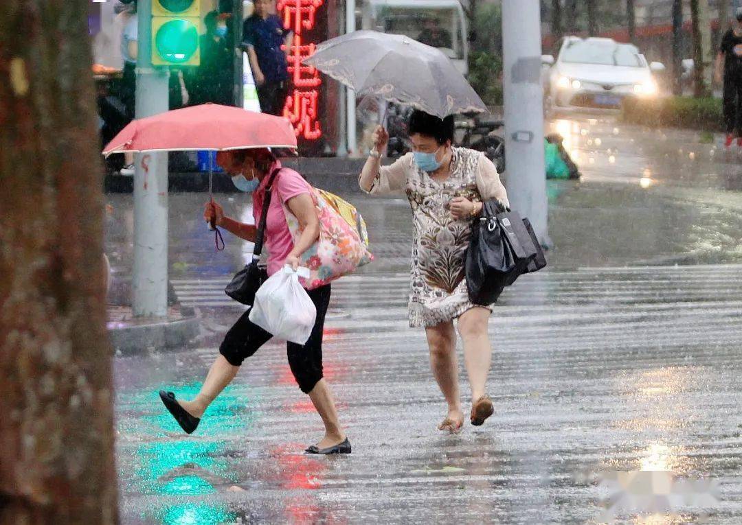 上午豔陽高照中午大雨傾盆濟南的天就是這樣