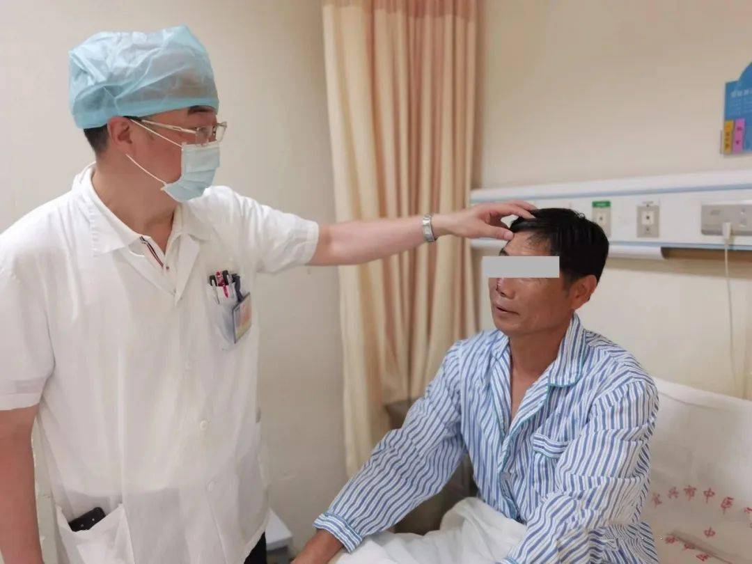 宜兴一男子鼻子上长了个"疣",自行治疗后没用,一查竟是