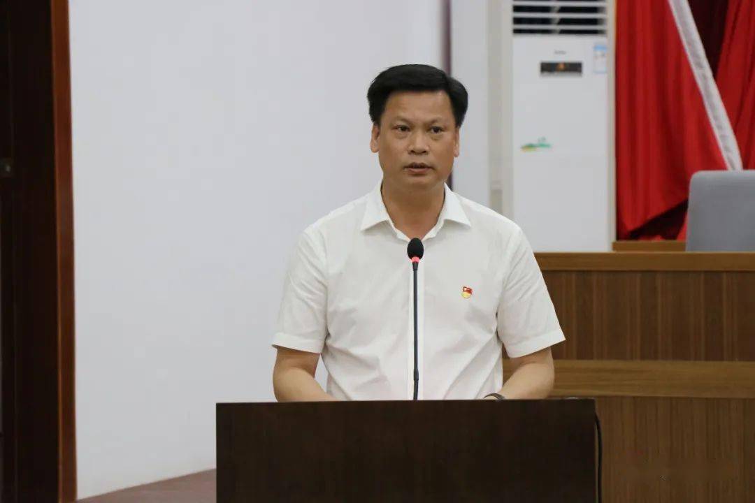 市委常委,宣传部长洪锡鸿在现场会上作了讲话,介绍我市推进移风易俗