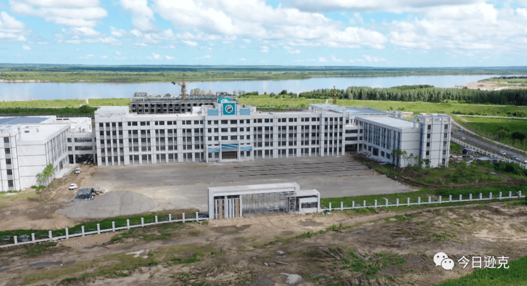 来看看逊克这所即将建成的高标准新校有多威