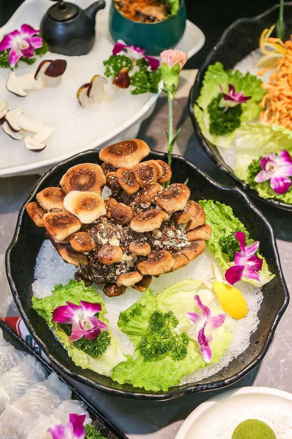 网红牛筋米捞火锅店强势入驻乐和城,来打卡新晋养生火锅!