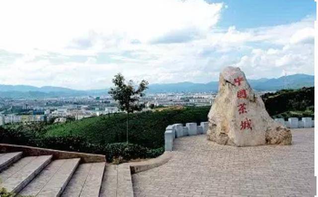 2020想去中国普洱旅游的景点:娜允古镇,宣抚司署,茶城观景台