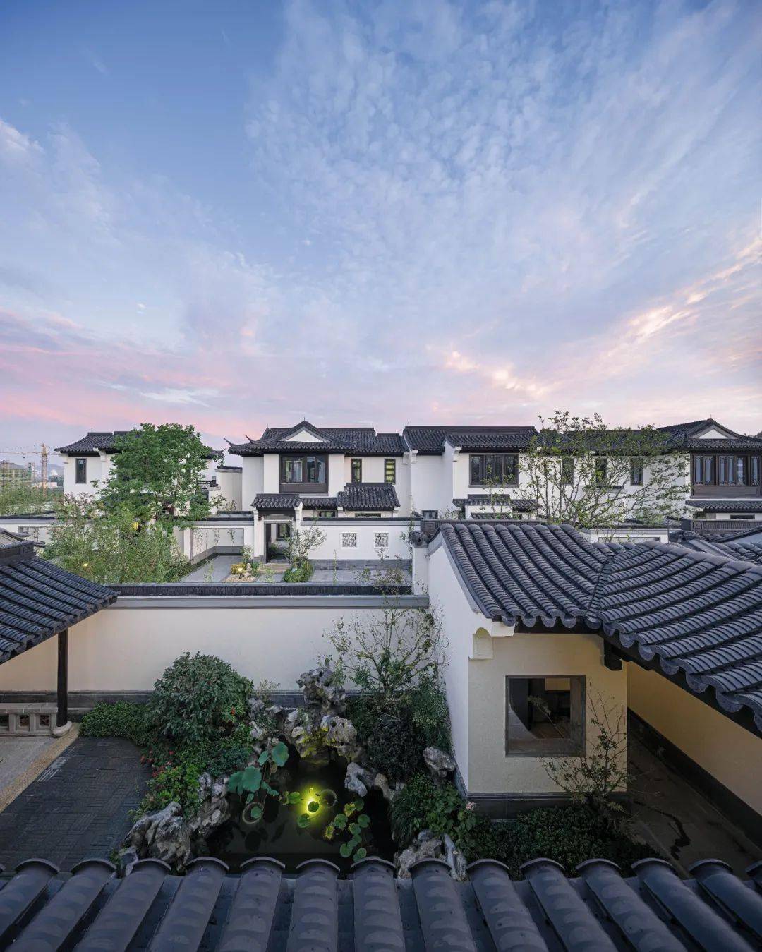 打造整过程绿洲全景呈现德清绿城观云小镇合院