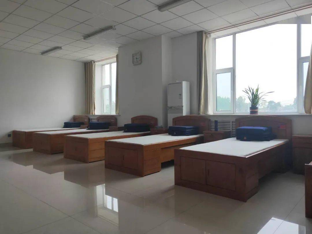 你眼中的消防员现实中的消防员