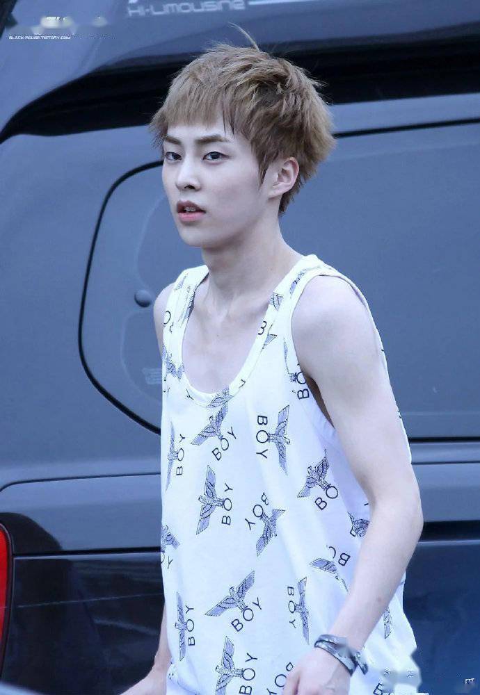 自那之后下定决心减肥,直到成为爱豆也一直以最高要求进行身材管理