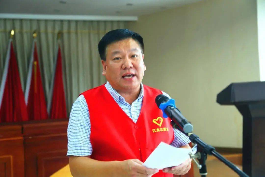 镇党委书记申屠洪平宣布活动启动启动仪式后,各村均安排部署了平安大