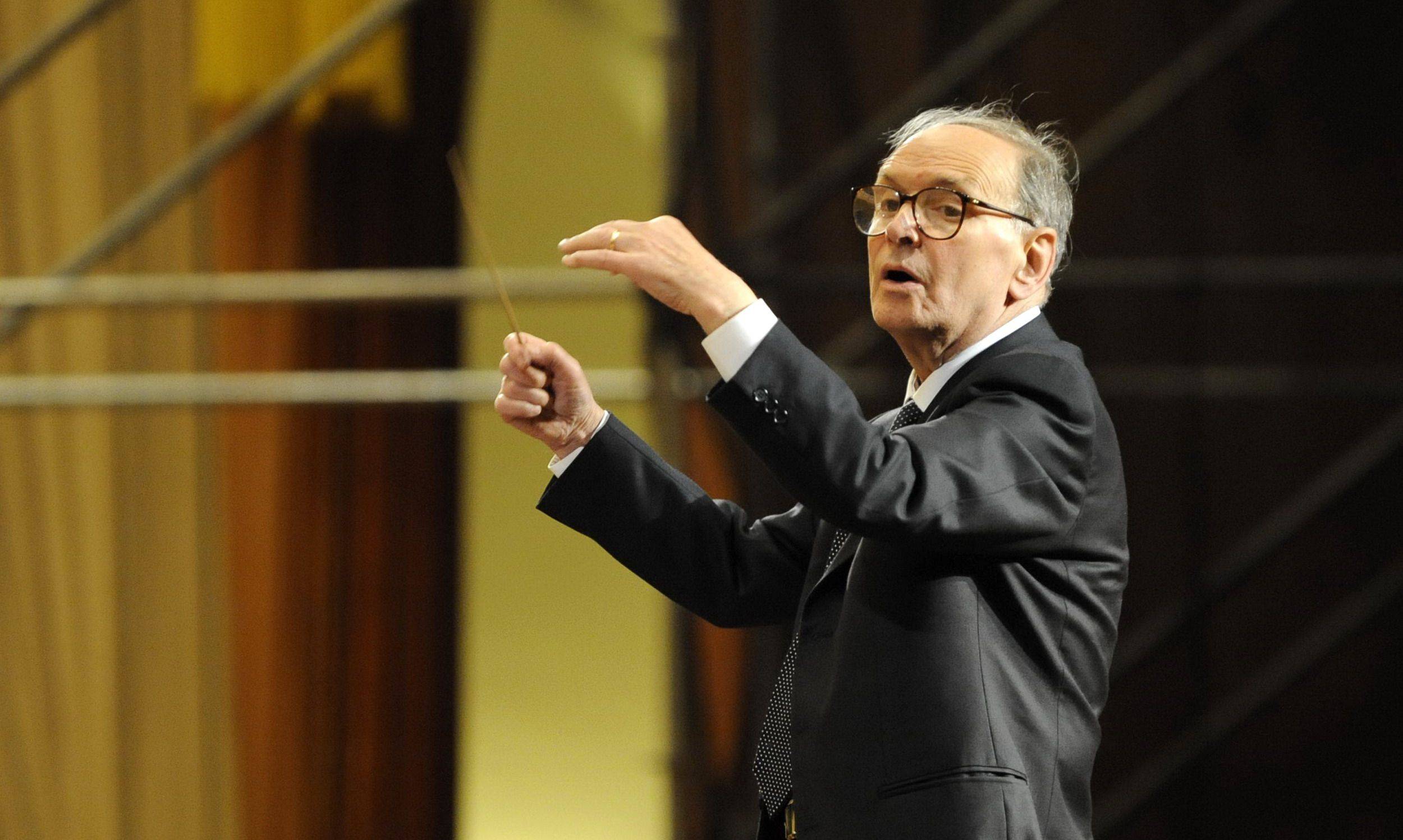 马友友演奏《天堂电影院》配乐忆莫里康内,二人合作多次_音乐