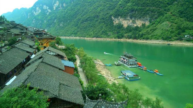 道尽多少烟雨,道不尽多少故事 如今只剩一江水,依旧东流△图源