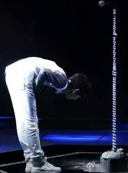 王俊凯90度鞠躬从未改变,粉丝的爱也不会改变