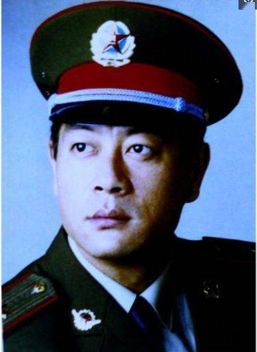 韩月乔《田野又是青纱帐》,《白桦林中的哨所》《女教官的报告》宝珣