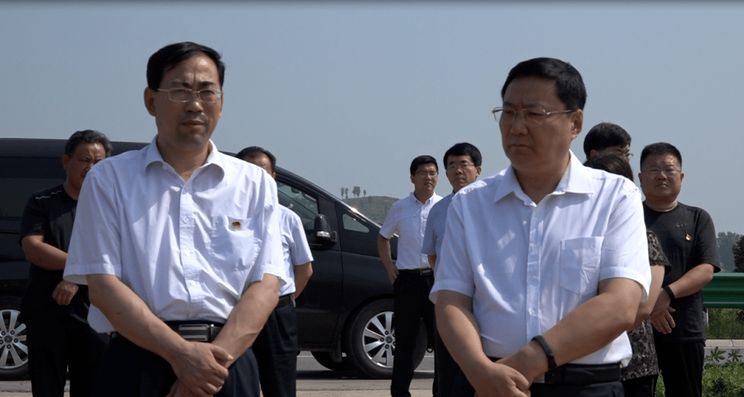 到桃园镇对造林绿化工作情况进行视察,市生态林业发展中心主任孙庆良