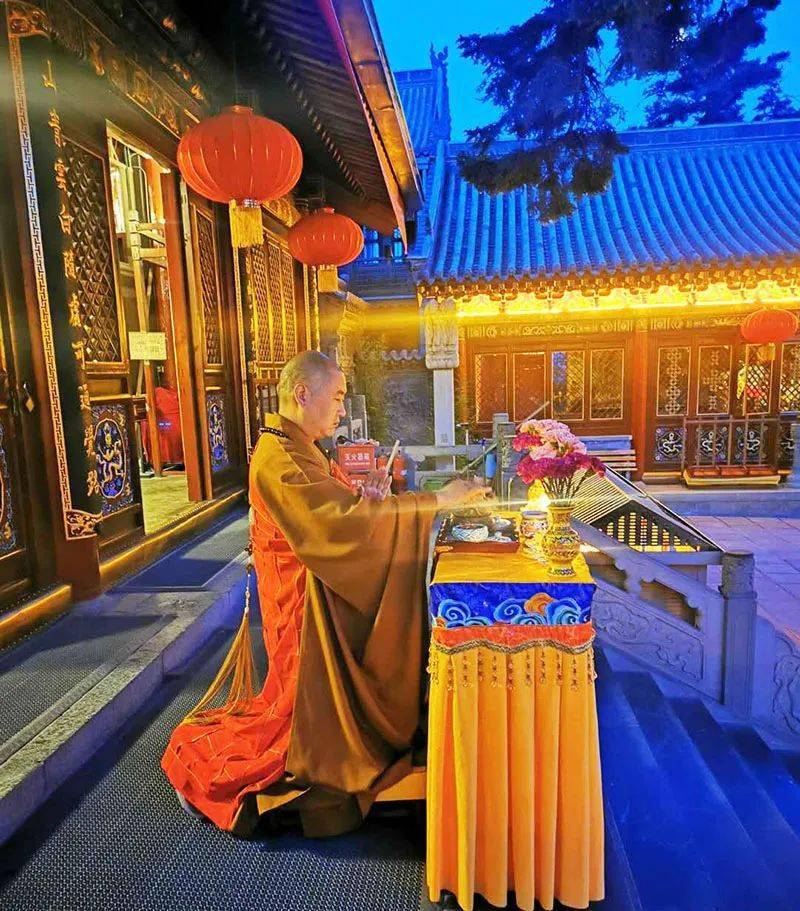 点亮慧灯爱心助考五台山黛螺顶为全国考生祈福