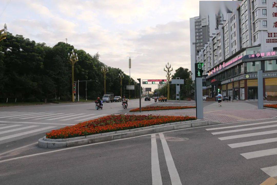 让群众满意一路风景武胜东环路展美丽新貌