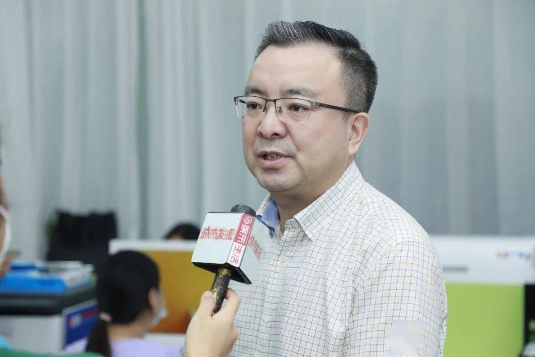 金融部高级产品经理袁振华 会后,参会企业表示对"一致行动"系列政