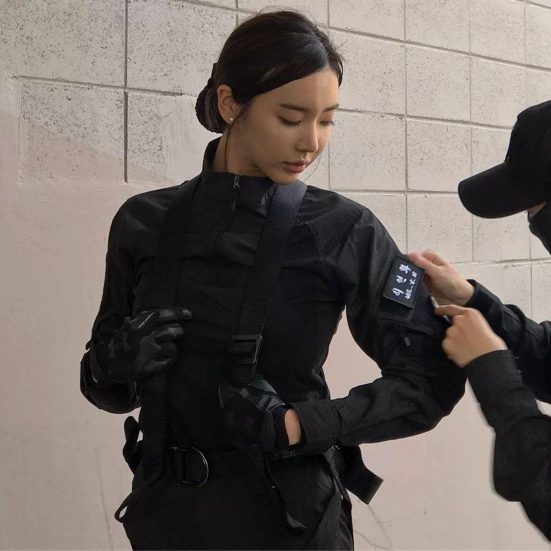 韩国第一女神参加军营训练,男人分分钟缴械投降._李燕花