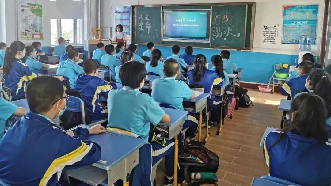 通钢二中举行"珍爱生命 严防溺水"主题班会活动