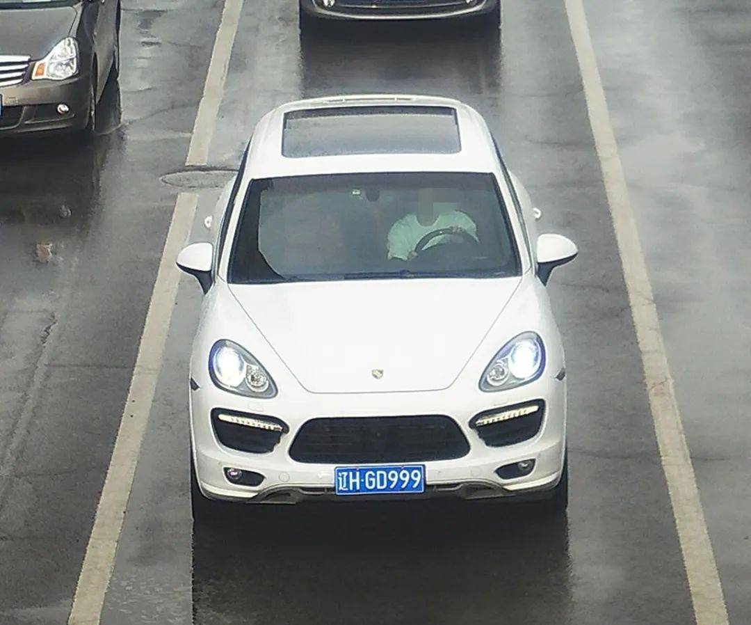 营口:开车不系安全带曝光