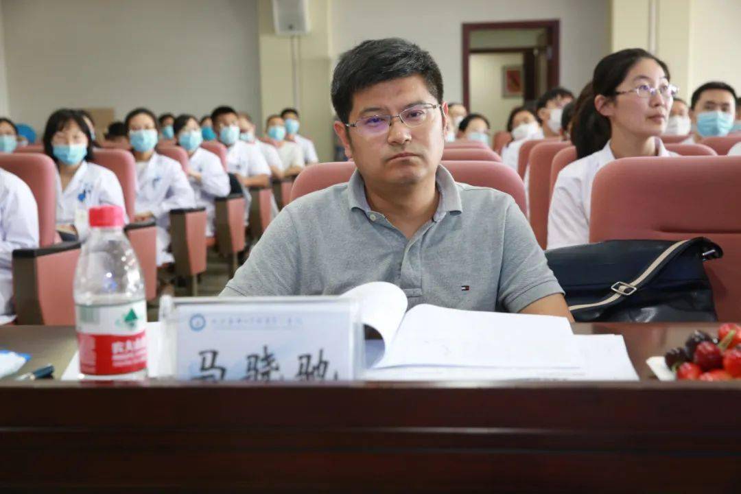 答辩会邀请大连理工大学教授,国家自然科学基金杰青项目获得者陈景文