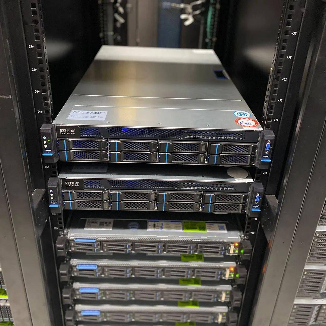 工作而设计的高性价比,高密度,计算及能耗并重的异构超级计算服务器