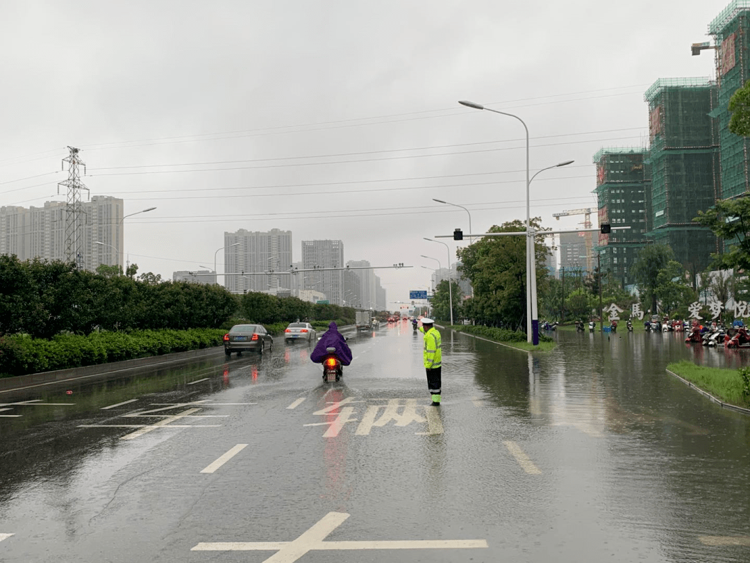 阜陽交警:視情況交通管制!