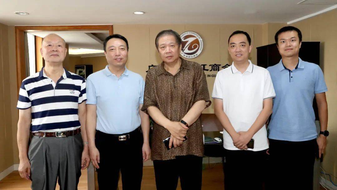 左起:王友福,王卫军,陈晓虹,陈晟平,丘俊军