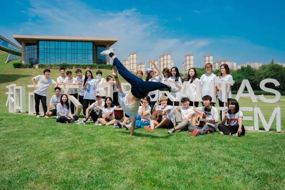 投票开启定格青春色彩创意班级照快来pick