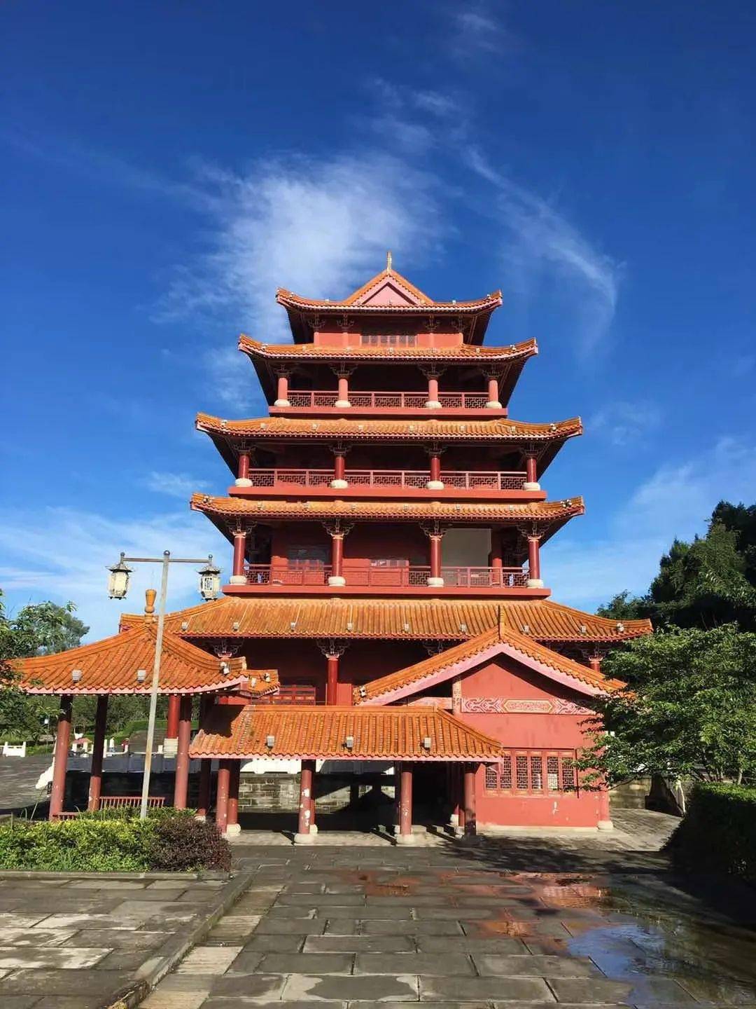 今天阆中天空上这震撼的一幕你留意到了吗?