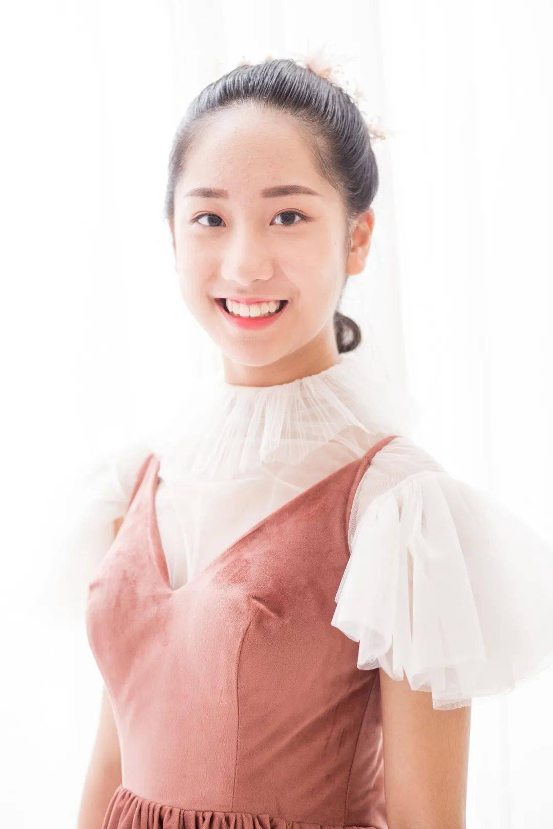 荣耀长江今日1930直播杨韵琳教授来啦携四位爱徒带来导赏音乐会