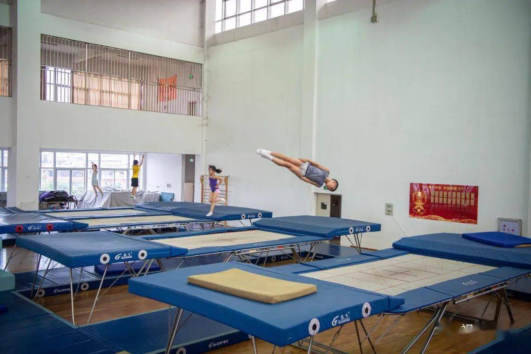 漳州市也于1998年成立蹦床队,多年来为福建省队,国家队输送了不少优秀