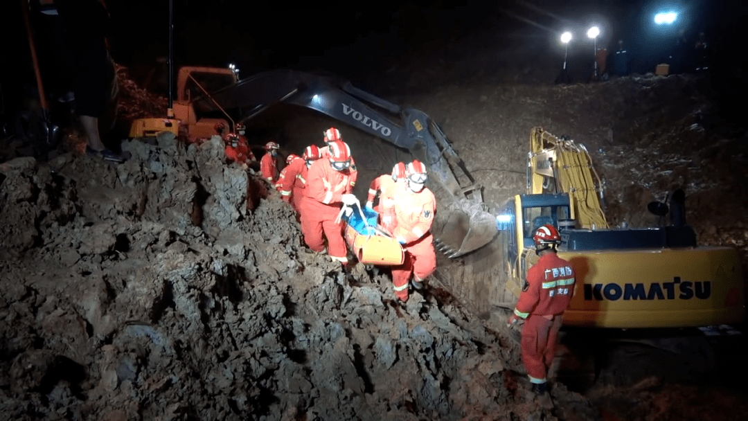 广西一工地基坑突然坍塌!4人被埋,3人遇难