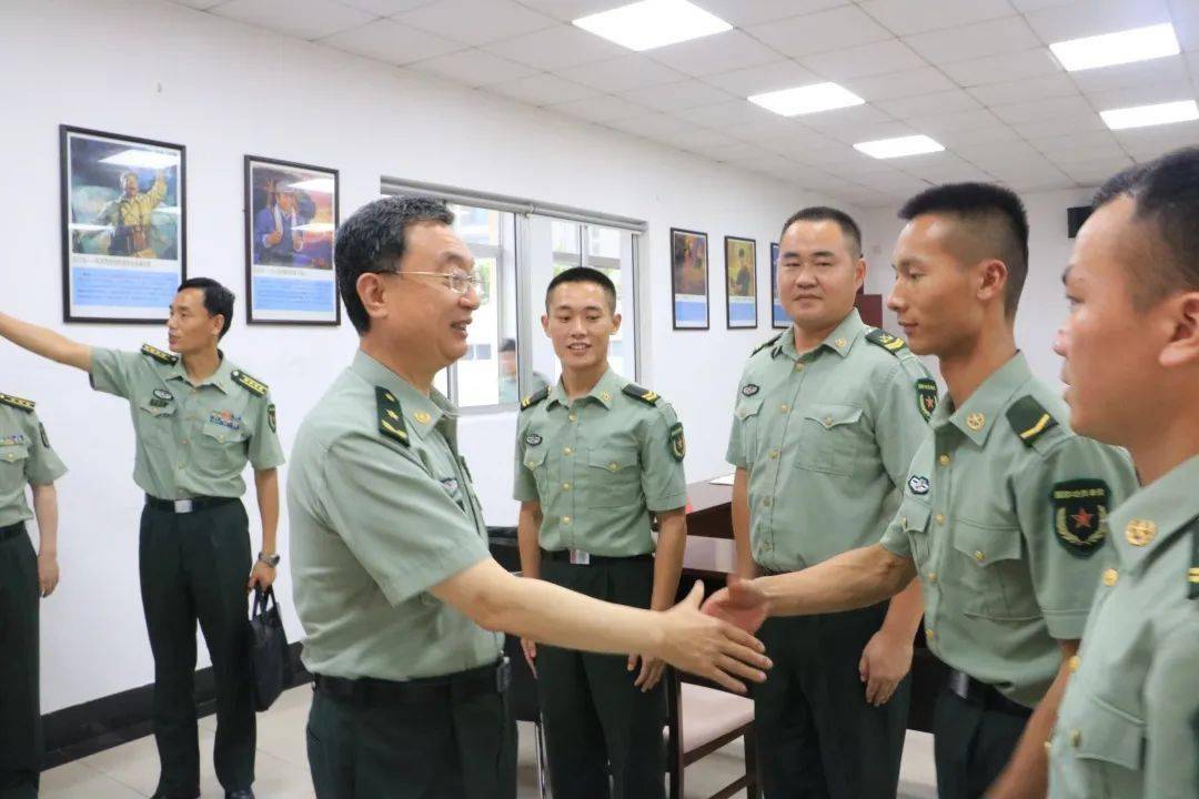 警备纠察队一中队将军走进中队组织生活会