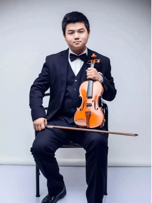 特邀演奏嘉宾陈培元中央音乐学院硕士学位美国印第安纳大学音乐学院