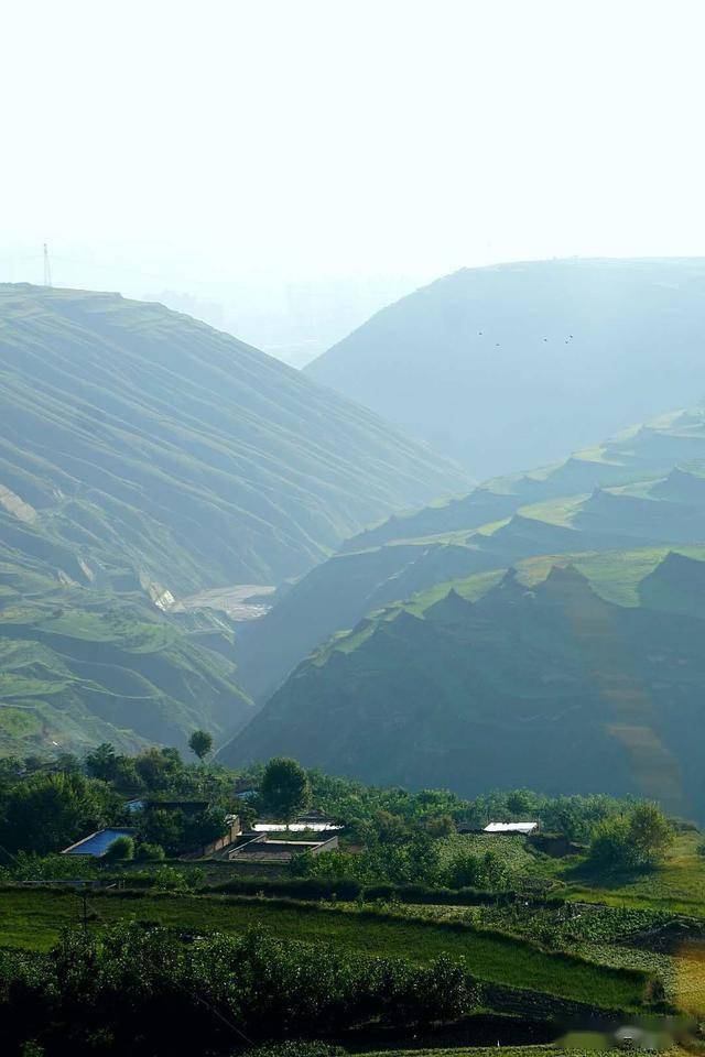 甘肃最高山图片