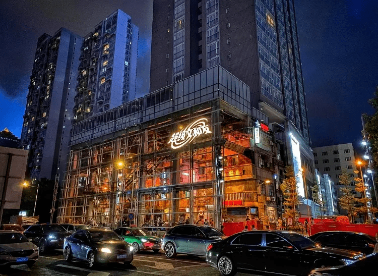 从长沙的地摊经济到广州cbd高楼群中登堂入室,文和友凭啥这么牛?