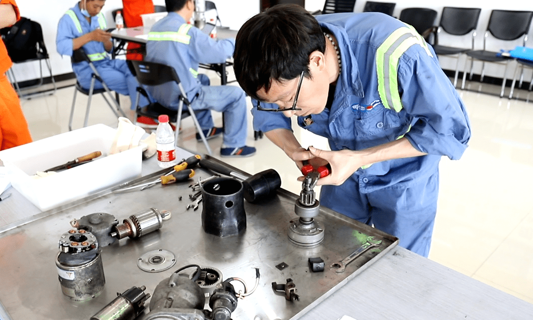 【"技"高一筹 "武"出精彩】温州港集团港口安装钳工技能比武