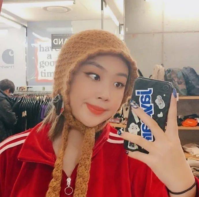 只玩半年说唱就能拿冠军,这个沙雕女rapper什么来路?_李英智